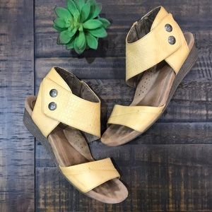 Rockport Sandals Cobb Hill Collection Hollywood Wedge Heel Khaki Shoes, size 8.5